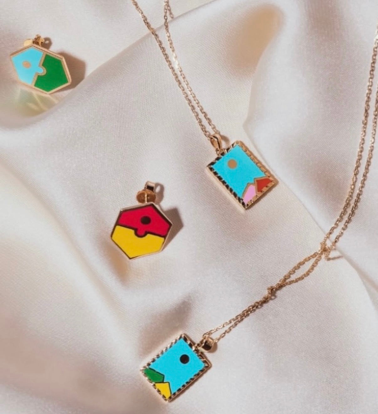 The Etel Pendant